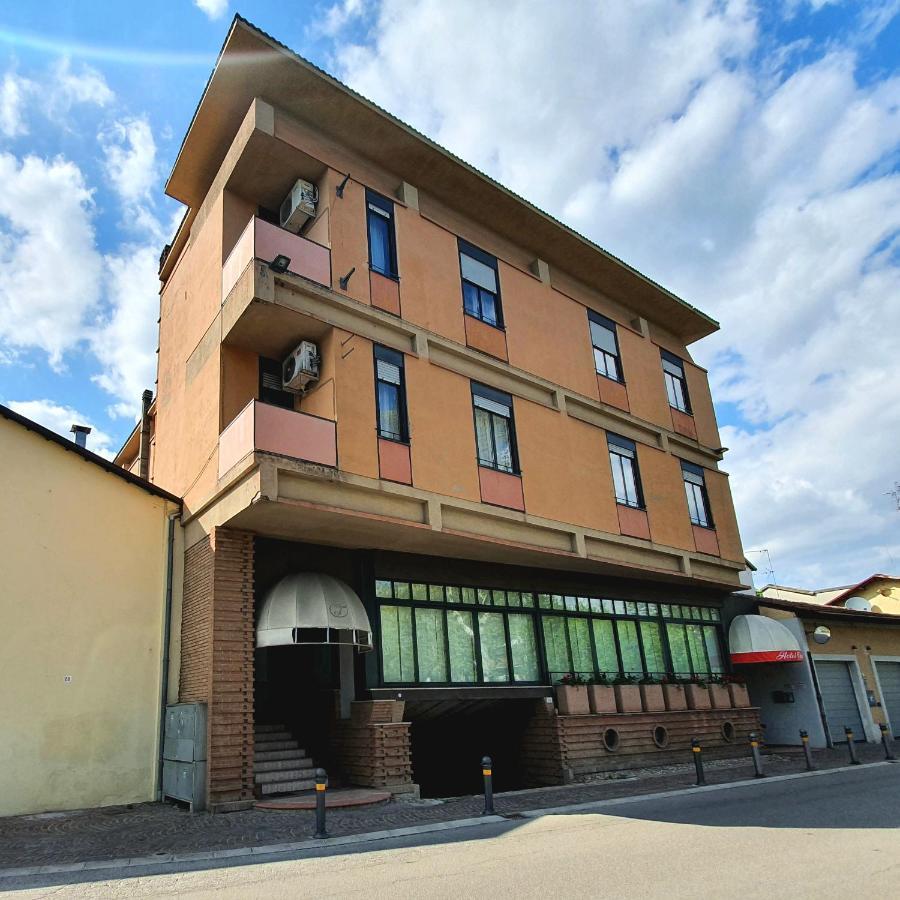 Hotel Perla Massa Lombarda Exterior foto