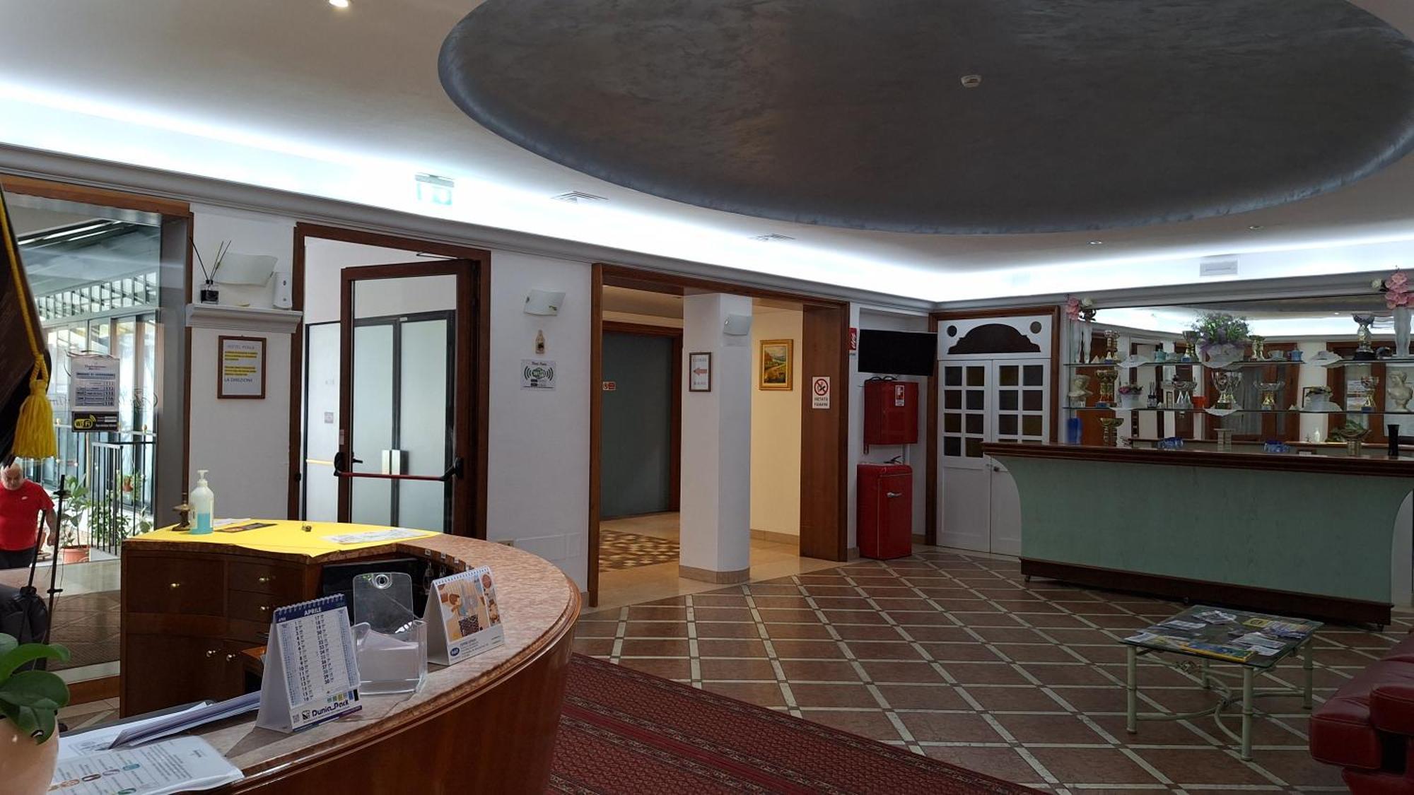 Hotel Perla Massa Lombarda Exterior foto